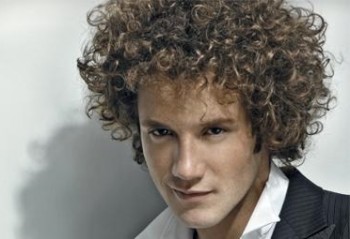 Daniel Diges, álbum debut del representante español, el 11 de mayo a la venta.